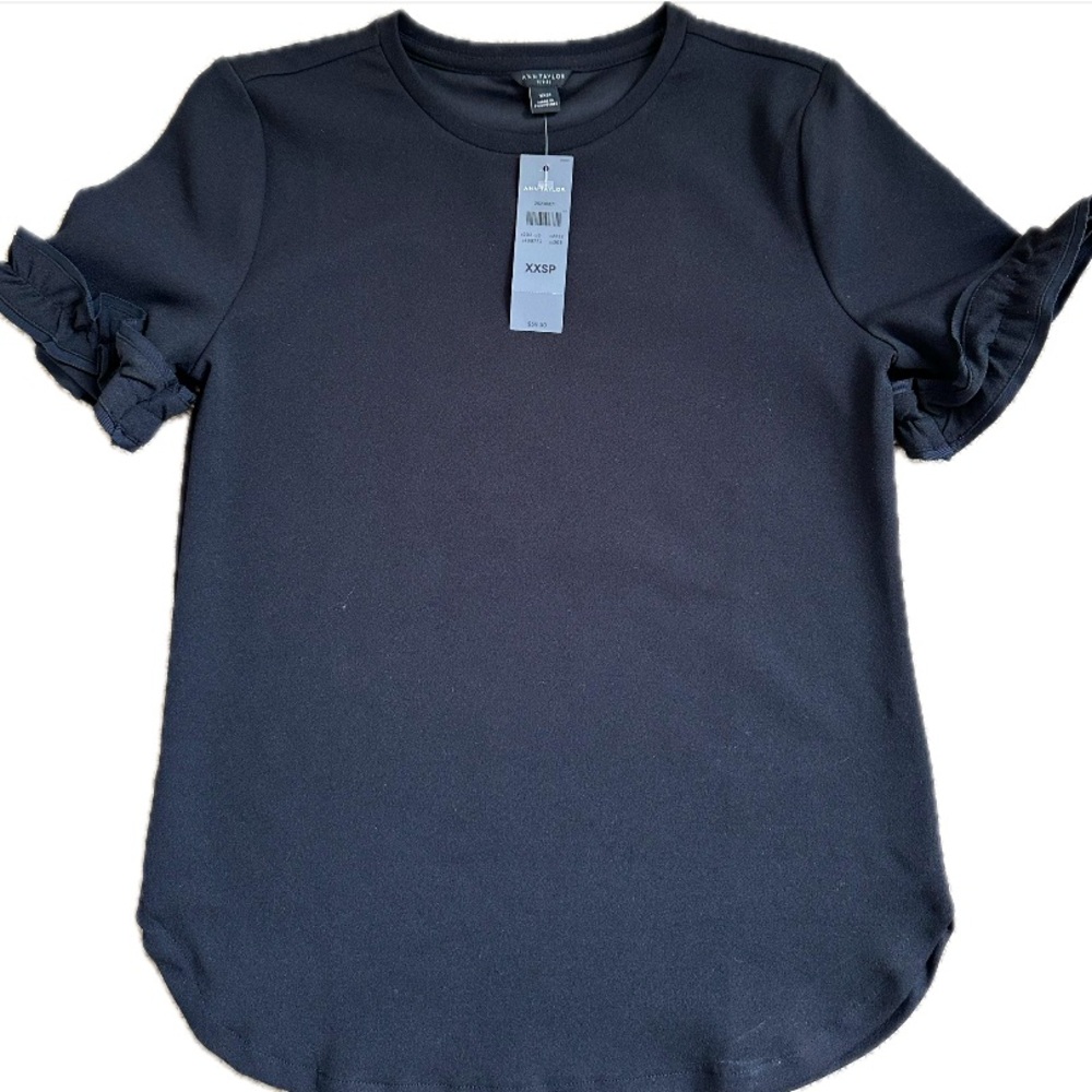 ANN TAYLOR Ruffle Short Sleeve Top- Wears like an XS